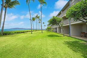 Oceanfront Condo w/ Pool & Grills in Molokai!