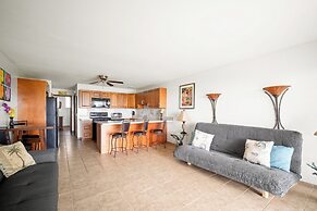Oceanfront Condo w/ Pool & Grills in Molokai!