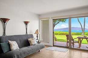 Oceanfront Condo w/ Pool & Grills in Molokai!