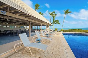 Oceanfront Condo w/ Pool & Grills in Molokai!