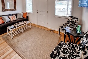 Recently Renovated LBI Apt w/ Deck on Beach Block!