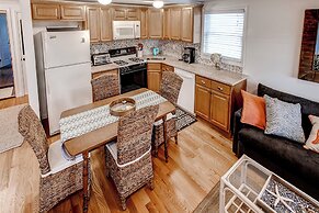 Recently Renovated LBI Apt w/ Deck on Beach Block!