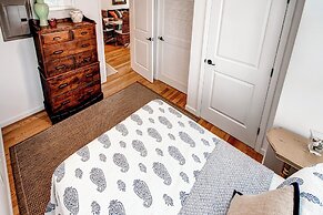 Recently Renovated LBI Apt w/ Deck on Beach Block!