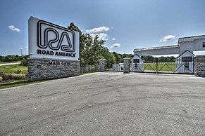 Elkhart Lake Townhome, Mins to Road America!