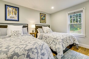 New London Cottage w/ Grill, Lake & Beach Access