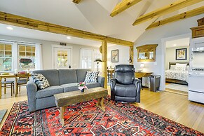 New London Cottage w/ Grill, Lake & Beach Access