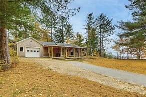 New London Cottage w/ Grill, Lake & Beach Access