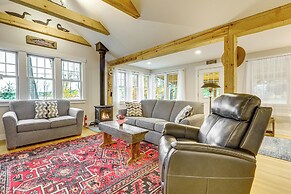 New London Cottage w/ Grill, Lake & Beach Access