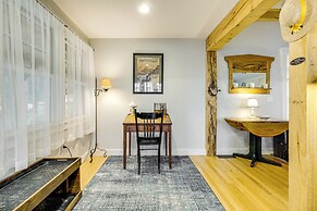 New London Cottage w/ Grill, Lake & Beach Access