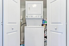 Community Pool & Dock: Lake of the Ozarks Condo!