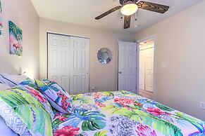 Community Pool & Dock: Lake of the Ozarks Condo!