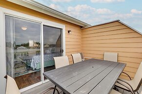 Kissimmee Condo w/ Private Porch < 7 Mi to Disney!