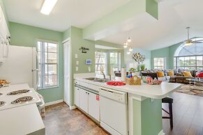 Kissimmee Condo w/ Private Porch < 7 Mi to Disney!