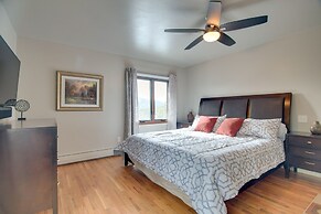 Chic Boulder Mountain Home w/ Hot Tub + Views