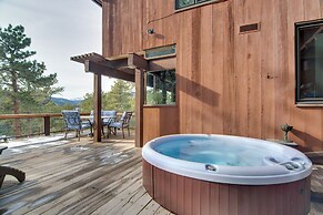 Chic Boulder Mountain Home w/ Hot Tub + Views