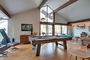 Chic Boulder Mountain Home w/ Hot Tub + Views
