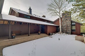 Chic Boulder Mountain Home w/ Hot Tub + Views