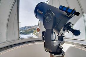 Chic Boulder Mountain Home w/ Hot Tub + Views