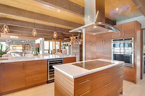 Chic Boulder Mountain Home w/ Hot Tub + Views