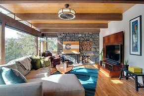 Chic Boulder Mountain Home w/ Hot Tub + Views