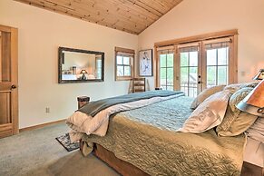 Sisters Getaway w/ Hot Tub ~ Half-mi to Dtwn!