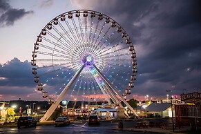 Branson Condo w/ Balcony, Strip & Mountain Views!