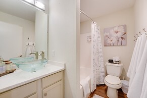 Branson Condo w/ Balcony, Strip & Mountain Views!