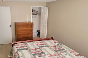 Charming Columbus Home ~ 7 Mi to Ohio State!