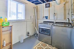 Charming Columbus Home ~ 7 Mi to Ohio State!