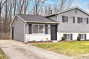 Charming Columbus Home ~ 7 Mi to Ohio State!