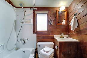 Boutique + Artsy Log Cabin in North Lake Tahoe!