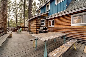Boutique + Artsy Log Cabin in North Lake Tahoe!