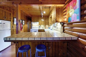 Boutique + Artsy Log Cabin in North Lake Tahoe!