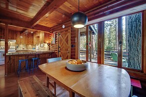Boutique + Artsy Log Cabin in North Lake Tahoe!