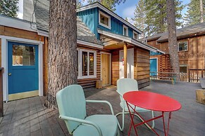 Boutique + Artsy Log Cabin in North Lake Tahoe!