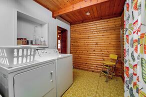 Boutique + Artsy Log Cabin in North Lake Tahoe!