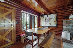Boutique + Artsy Log Cabin in North Lake Tahoe!