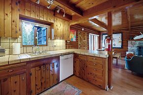 Boutique + Artsy Log Cabin in North Lake Tahoe!