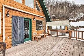 Alaskan Mountain Gem With Private Hot Tub & Gym!