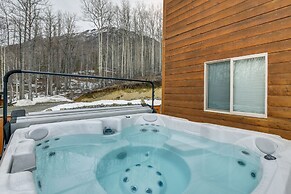 Alaskan Mountain Gem With Private Hot Tub & Gym!