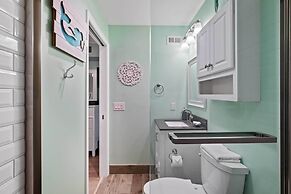 Walk to Coligny Beach Park: Family-friendly Villa