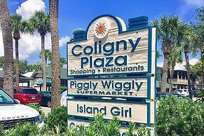 Walk to Coligny Beach Park: Family-friendly Villa