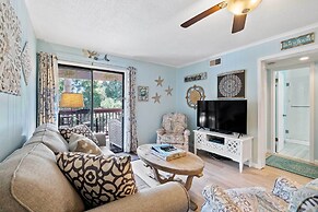 Walk to Coligny Beach Park: Family-friendly Villa