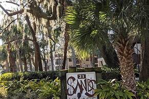 Walk to Coligny Beach Park: Family-friendly Villa