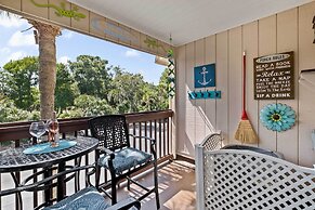 Walk to Coligny Beach Park: Family-friendly Villa