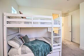 Lakefront Indio Villa: Private Pool & On-site Golf