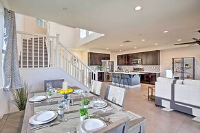 Lakefront Indio Villa: Private Pool & On-site Golf