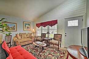 Coastal Escape w/ Yard, Walk 1 Mile to Texas A & M
