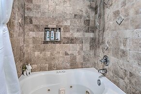 Stunning Views & Waterfront Fun: Aloe Bay Home