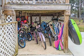 Stunning Views & Waterfront Fun: Aloe Bay Home